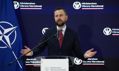 Krajiny susediace s Ruskom by nemali vyslať vojakov na Ukrajinu, vyhlásil poľský minister obrany Krajiny susediace s Ruskom by nemali vyslať vojakov na Ukrajinu, vyhlásil poľský minister obrany