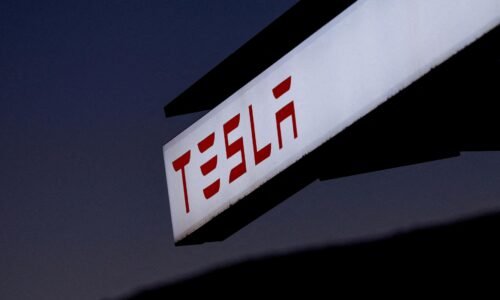 Tesla kupuje aktíva insolventnej nemeckej strojárskej skupiny Manz