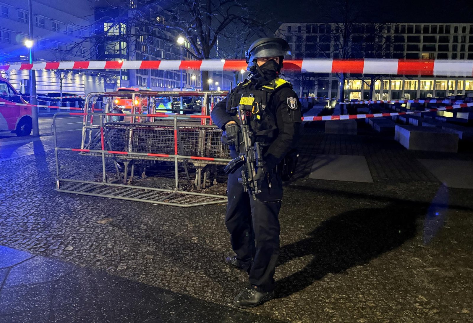 Útok v Berlíne: Pri pamätníku holokaustu utrpel ťažké zranenia muž, ktorého pobodal páchateľ Útok v Berlíne: Pri pamätníku holokaustu utrpel ťažké zranenia muž, ktorého pobodal páchateľ