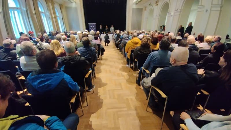 REPORTÁŽ: Slovensko mě nezajímá, Ukrajince pošlu domů. Babiš řečnil ve Stanjurově Opavě REPORTÁŽ: Slovensko mě nezajímá, Ukrajince pošlu domů. Babiš řečnil ve Stanjurově Opavě