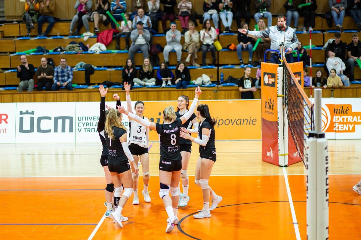 Niké extraliga žien: Trnava doma ovládla päťsetovú bitku, Komárno odchádza s dlhým nosom