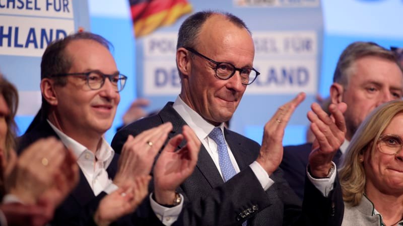 Vítězství CDU/CSU a 20 procent pro antiimigrační AfD, říká prognóza voleb v Německu Vítězství CDU/CSU a 20 procent pro antiimigrační AfD, říká prognóza voleb v Německu