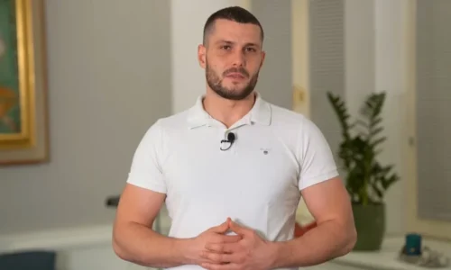 Progresívcov vysmiali ešte aj diváci
