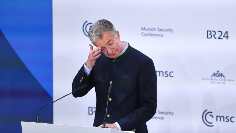 KOMENTÁŘ: Pláč šéfa konference v Mnichově naprosto vystihuje úpadek slábnoucí Evropy KOMENTÁŘ: Pláč šéfa konference v Mnichově naprosto vystihuje úpadek slábnoucí Evropy