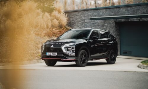 Mitsubishi láka na dlhú záruku, svojim autám poriadne veria!
