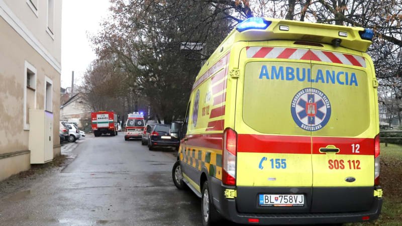 Záchranáři odmítli Jozefa převést do nemocnice, údajně kvůli obezitě. Poté zemřel Záchranáři odmítli Jozefa převést do nemocnice, údajně kvůli obezitě. Poté zemřel
