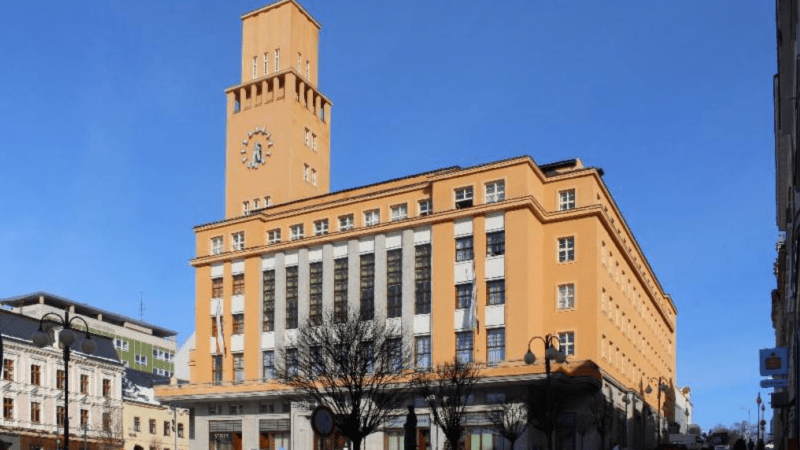 Skvost Jablonce nad Nisou: Radnice za miliardu, kterou město nikdy nesplatilo