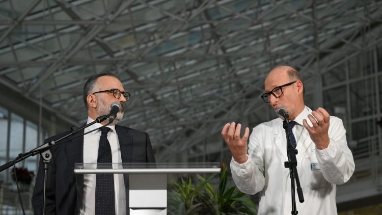 Prof. Alfieri z Gemelli: Organizmus pápeža reaguje na liečbu, ale nebezpečenstvo ešte nepominulo
