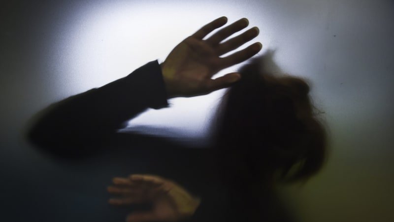 Šikana v Hodoníně: Útočnice se šla omluvit, matka zbité dívky chce jednat jen přes policii Šikana v Hodoníně: Útočnice se šla omluvit, matka zbité dívky chce jednat jen přes policii