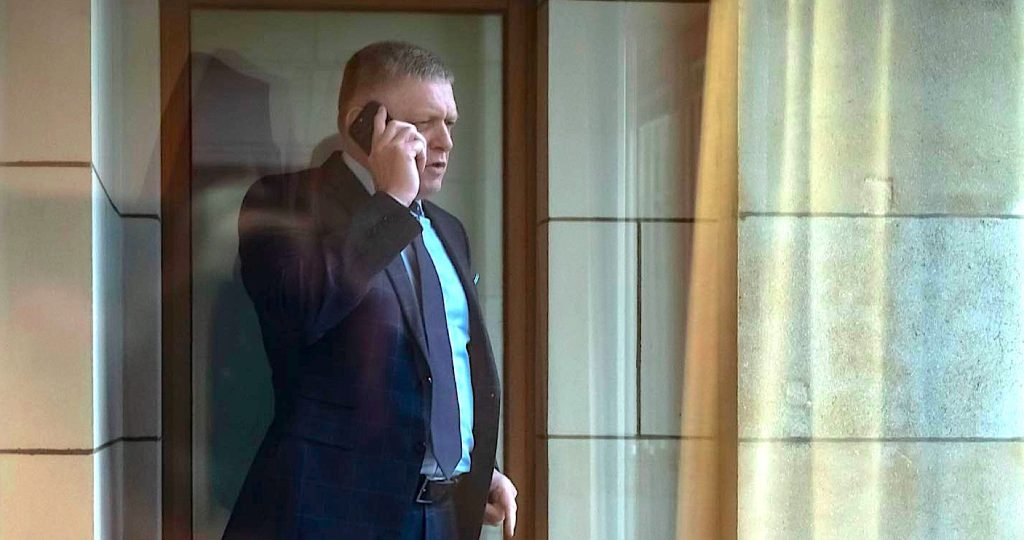 Fico telefonoval šéfovi Európskej rady Costovi… Fico telefonoval šéfovi Európskej rady Costovi…