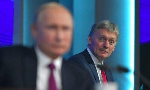 Rusko a USA sa na spoločných rokovaniach venovali aj možnosti organizácie nových prezidentských volieb na Ukrajine, vyhlásil hovorca Kremľa Dmitrij Peskov Rusko a USA sa na spoločných rokovaniach venovali aj možnosti organizácie nových prezidentských volieb na Ukrajine, vyhlásil hovorca Kremľa Dmitrij Peskov