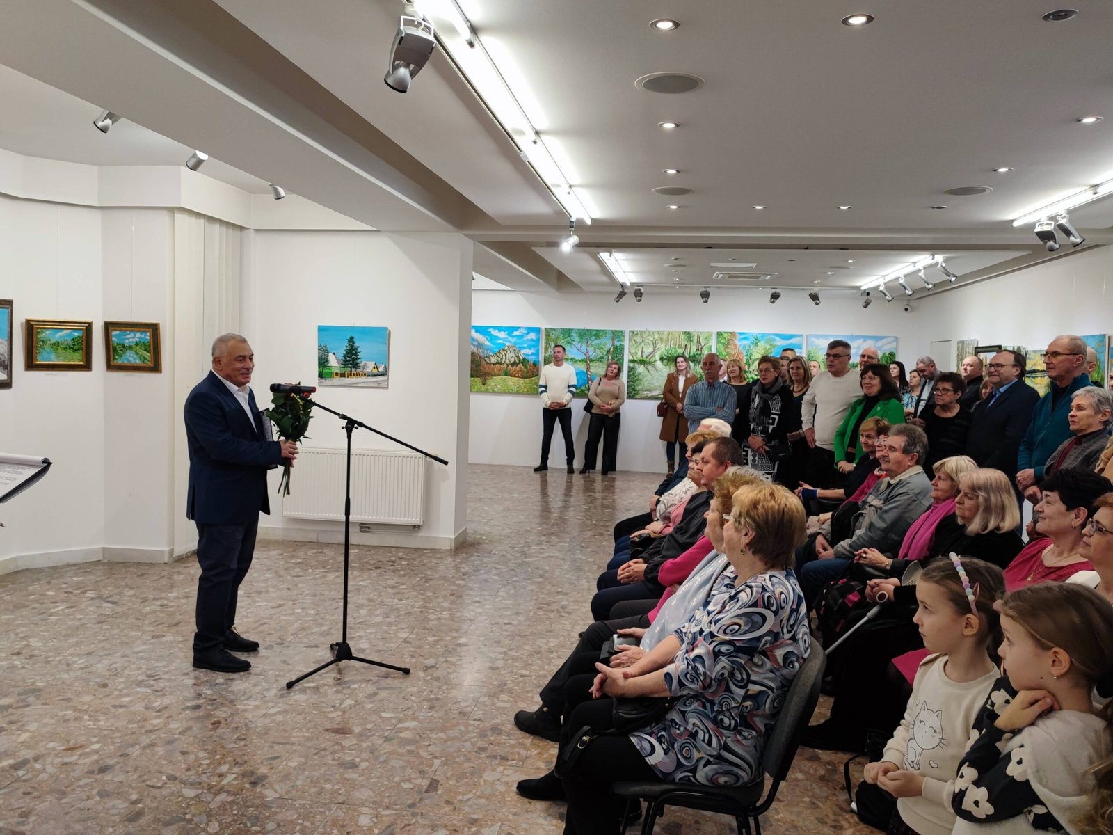 Výstava diel Mgr. Štefana Radicsa v MsKS Výstava diel Mgr. Štefana Radicsa v MsKS