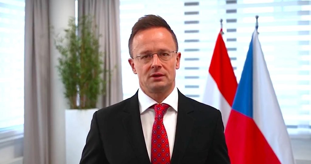 „Medzinárodný liberálny mainstream a Sorosovo impérium zasahujú do politických procesov štátov Strednej Európy a útočia proti vlasteneckým, konzervatívnym, národným stranám a vládam. Babišovo hnutie ANO by nikdy neútočilo na Maďarsko za ochranu suverenity, ako to robí Fialova vláda,“ vyhlásil šéf maďarského rezortu diplomacie Szijjártó počas súkromnej návštevy Českej republiky „Medzinárodný liberálny mainstream a Sorosovo impérium zasahujú do politických procesov štátov Strednej Európy a útočia proti vlasteneckým, konzervatívnym, národným stranám a vládam. Babišovo hnutie ANO by nikdy neútočilo na Maďarsko za ochranu suverenity, ako to robí Fialova vláda,“ vyhlásil šéf maďarského rezortu diplomacie Szijjártó počas súkromnej návštevy Českej republiky