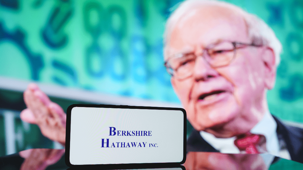Vie niečo čo my nie? Warren Buffett hromadí rekordnú hotovosť