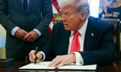 Už aj Spojené štáty majú úradný jazyk: Trump podpísal nariadenie, ktorým sa angličtina stáva oficiálnym jazykom štátu
