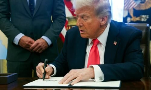 Trump uvalil 25-percentná clá na autá zo zahraničia. Od apríla zdražie každé vozidlo vyrobené mimo USA