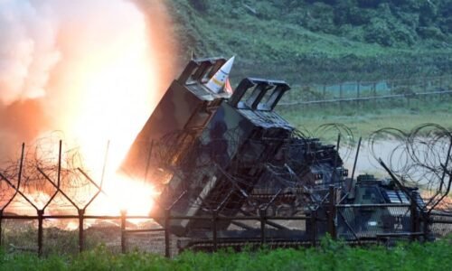 Kdy dojdou rakety? Ukrajinské linie bez USA padnou, míní experti. Hrozí „katastrofální mír“