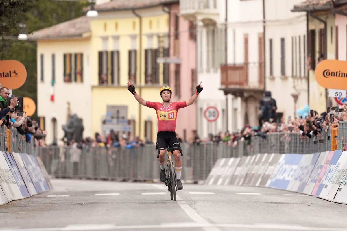 Tirreno-Adriatico: Dlhú 5. etapu pokoril Dversnes, Ganna sa udržal na čele