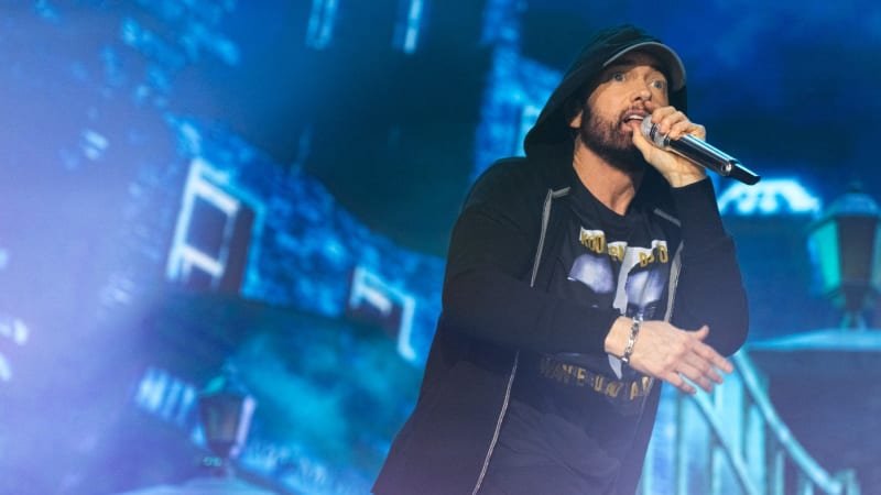 Zloděj ukradl Eminemovu nevydanou hudbu, dostal za ni bitcoiny. Hrozí mu 15 let vězení Zloděj ukradl Eminemovu nevydanou hudbu, dostal za ni bitcoiny. Hrozí mu 15 let vězení