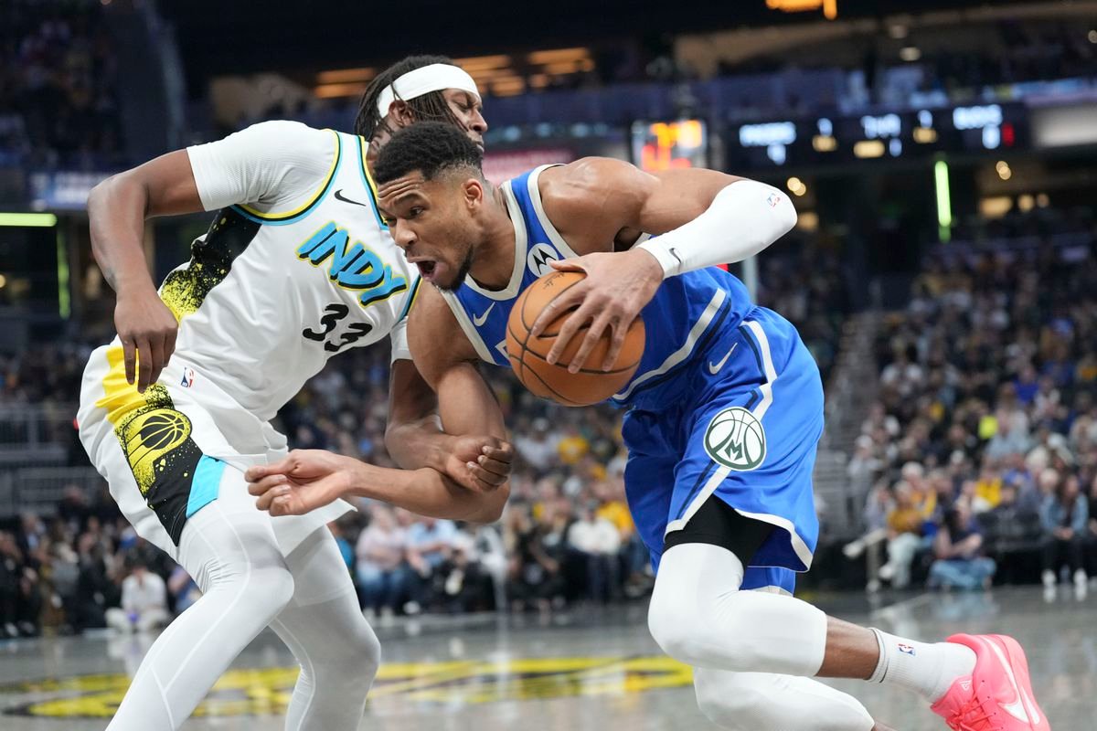 VIDEO Milwaukee padlo v posledných sekundách. Trojku Antetokounmpa predstihla siréna