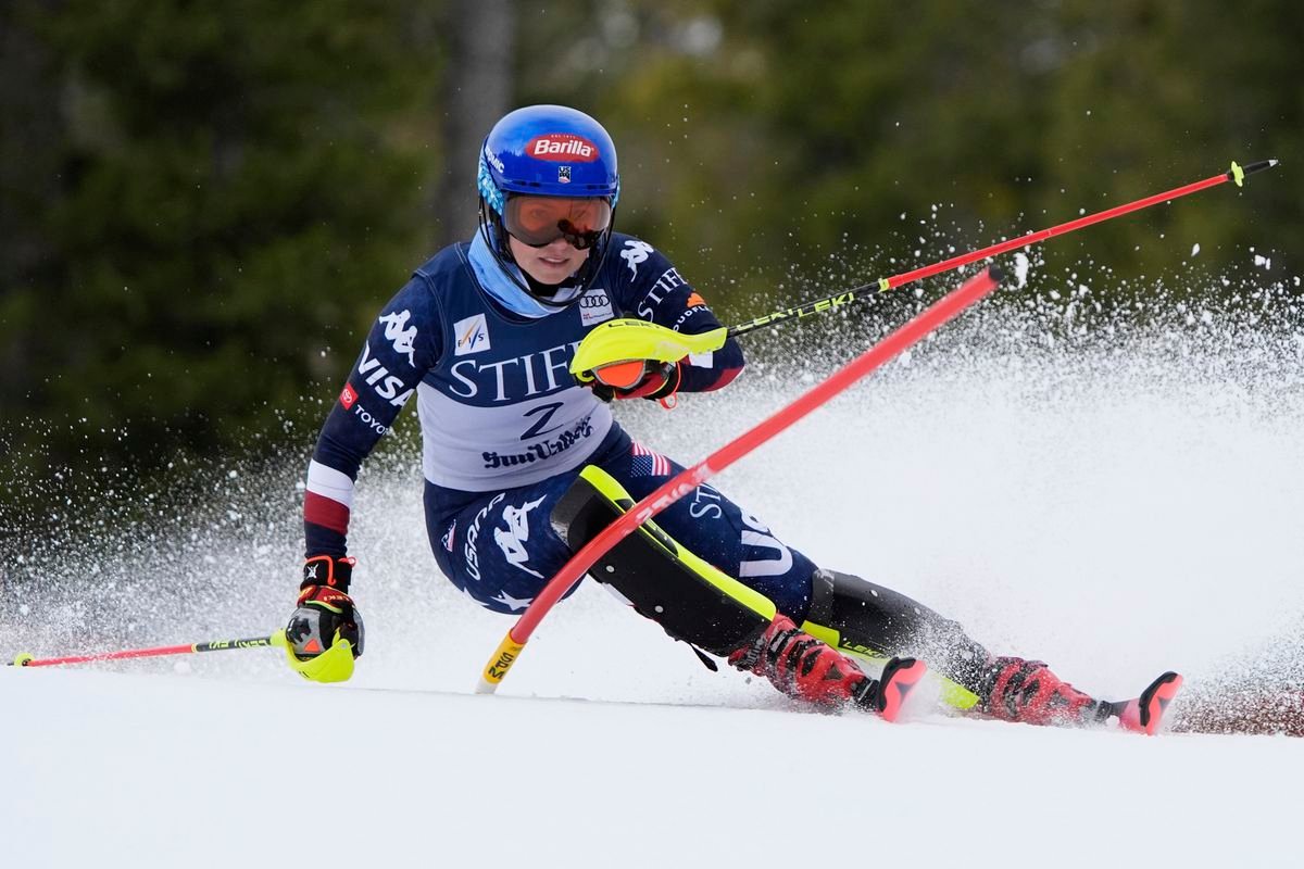 Mikaela Shiffrinová to rozbalila naplno. V 1. kole slalomu deklasovala konkurenciu