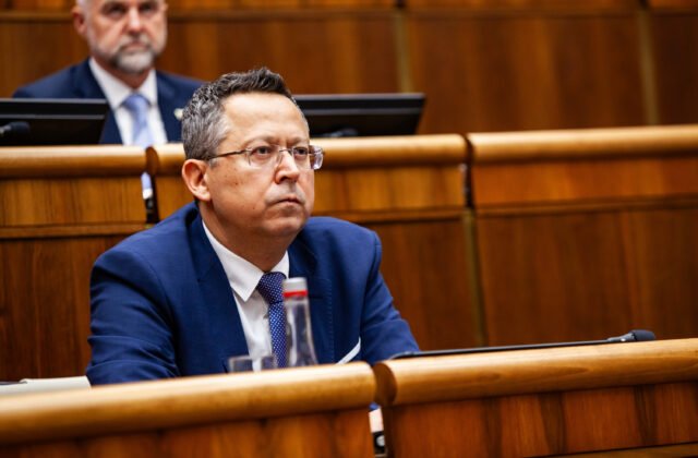 334443_66fe6c378237b786573268-640x420.jpg Kto bude ďalším guvernérom NBS? Minister Kamenický zatiaľ neprezradil, či by stál o túto pozíciu