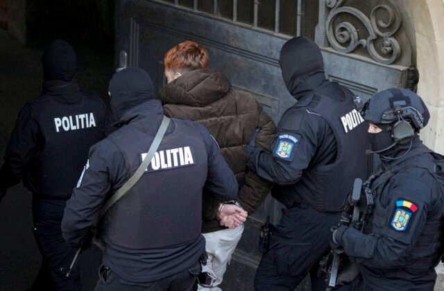 340466_romania_france_arrest_amra_99167-640x420.jpg V Rumunsku zatkli šesť ľudí pre kolaboráciu s Ruskom, zmeniť chceli aj názov krajiny