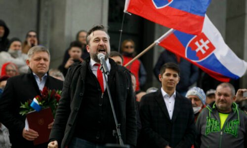 340799_bp_0502-640x420.jpg Europoslanci Blaha a Kaliňák svojimi vyjadreniami nepomáhajú Ficovi, myslí si Pellegrini
