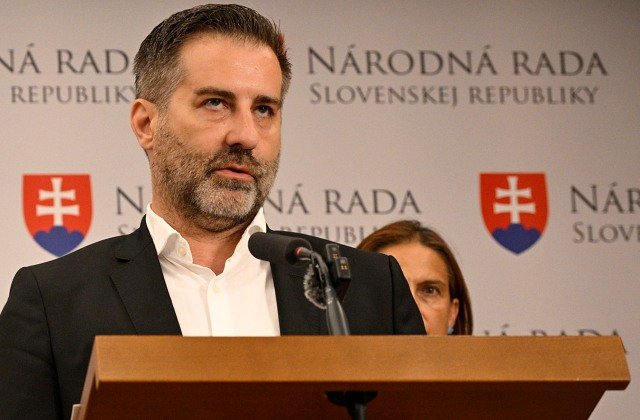 345333_parakrene.jpg Fond na podporu umenia nekoná, liberáli pre jeho nečinnosť podali podnet na Generálnu prokuratúru – FOTO