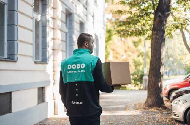 346335_dodo-logistika_01-640x420.jpg Zákazníci by privítali doručenie domov v presnom čase, výdajné boxy boli najvyužívanejšie, ukázal prieskum spoločnosti DODO