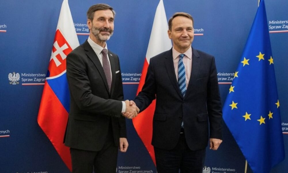 Blanár rokoval so Sikorskim, hlavnou témou bola spoločná bezpečnostná politika Únie – VIDEO, FOTO