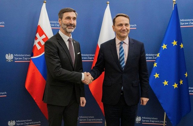 349789_blanar-sikorski2.jpg Blanár rokoval so Sikorskim, hlavnou témou bola spoločná bezpečnostná politika Únie – VIDEO, FOTO
