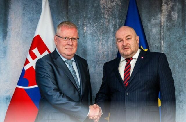 353510_hulika-640x420.jpg Huliak sa stretol s ruským veľvyslancom. Ministrom nemal byť ani vo Ficovom zlepenci, kritizuje Šimečka