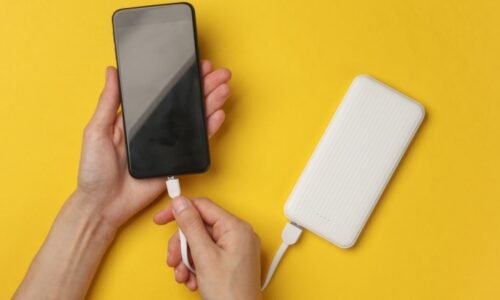 Aerolinky omezují powerbanky na palubě: Jak je bezpečně převážet a kde už si nedobijete? Aerolinky omezují powerbanky na palubě: Jak je bezpečně převážet a kde už si nedobijete?