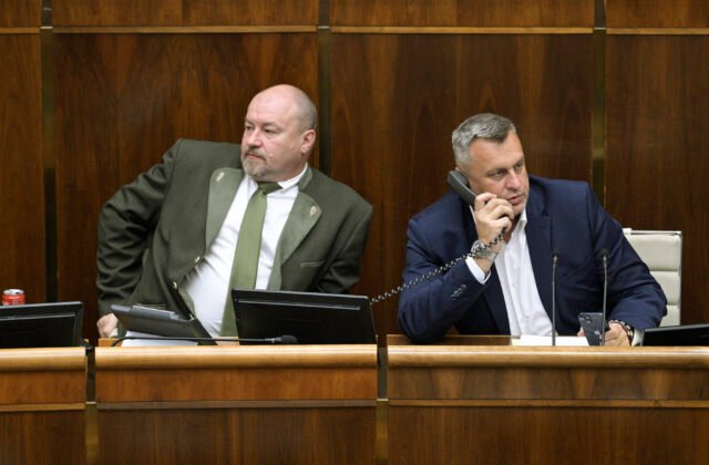364482_66745816d1494034484816-640x420.jpg Huliak po hlasovaní v parlamente prirovnal Danka k žene, s ktorou nemá zmysel bojovať – VIDEO