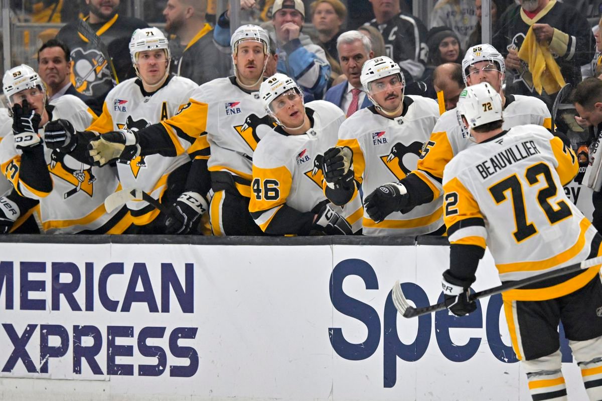 Martin Fehérváry sa môže tešiť na nového spoluhráča. Washington ulovil útočníka z Pittsburghu