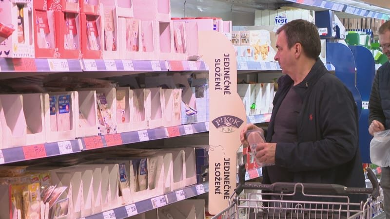 Obchodníci čekají výrazné zdražení potravin. Kdo za to může? Experti se o viníkovi přou Obchodníci čekají výrazné zdražení potravin. Kdo za to může? Experti se o viníkovi přou