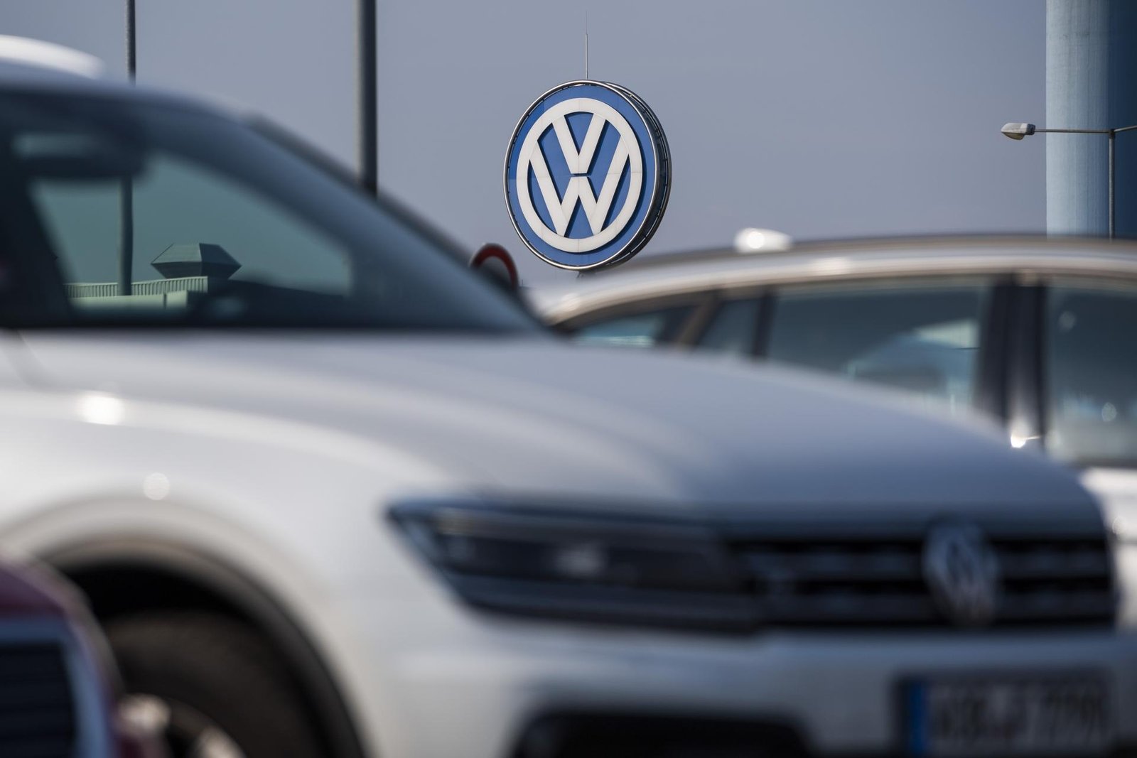 Volkswagen Slovakia prevzal do prenájmu novú skladovaciu halu pri obci Zohor Volkswagen Slovakia prevzal do prenájmu novú skladovaciu halu pri obci Zohor