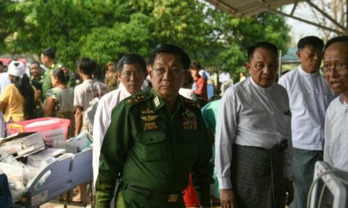 Myanmar žádá po zemětřesení o pomoc, tu ztěžuje politická krize. Čeští hasiči jsou připraveni