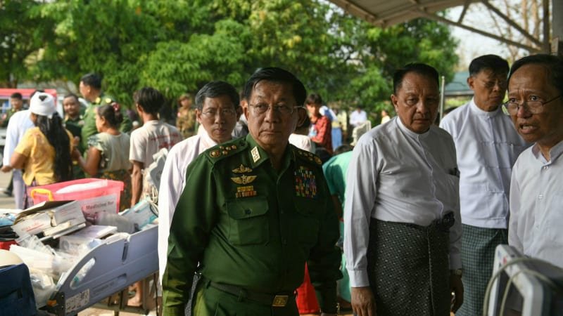 Myanmar žádá po zemětřesení o pomoc, tu ztěžuje politická krize. Čeští hasiči jsou připraveni Myanmar žádá po zemětřesení o pomoc, tu ztěžuje politická krize. Čeští hasiči jsou připraveni