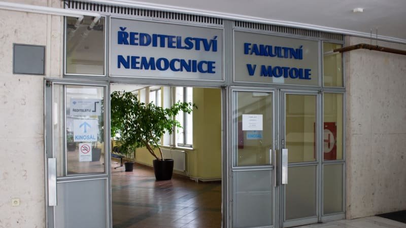 Kauza Motol dosáhla až na Vysočinu: Náměstek Budinský sedí ve vazbě, zrušená cesta je u ledu