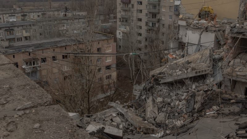 Zraněné děti i zničené výškové budovy. Rusko v noci podniklo masivní dronový nálet na Ukrajinu Zraněné děti i zničené výškové budovy. Rusko v noci podniklo masivní dronový nálet na Ukrajinu
