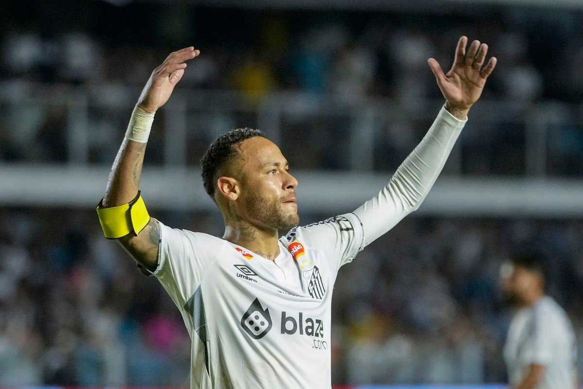 Neymar nechal doma tehotnú ženu a išiel si užívať s prostitútkami. Bol tam aj jeho otec