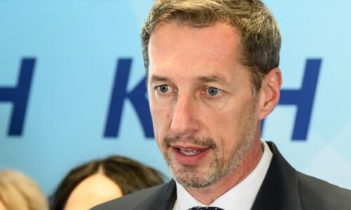 Majerský žiada pre návštevu Blahu v Moskve mimoriadny výbor na kontrolu činnosti SIS Majerský žiada pre návštevu Blahu v Moskve mimoriadny výbor na kontrolu činnosti SIS