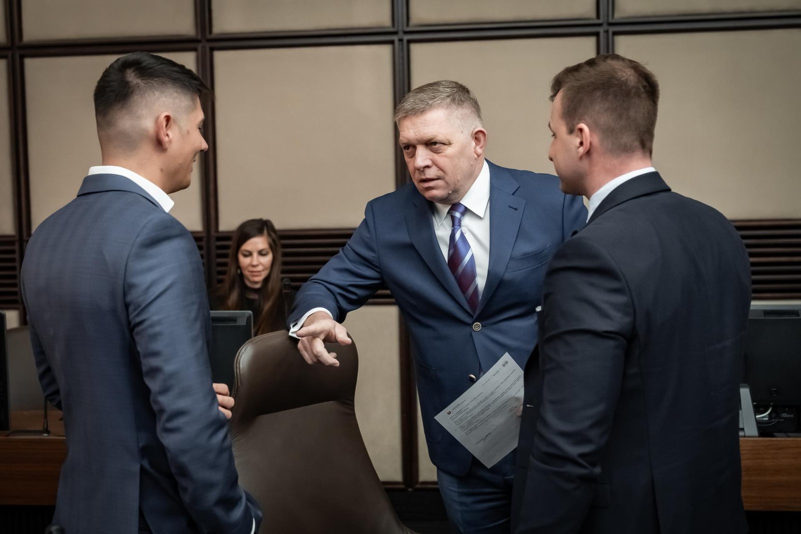 Smer kolaboruje s Ruskom, zrádza tak záujmy Slovenska, kritizuje opozícia Ficovu stranu