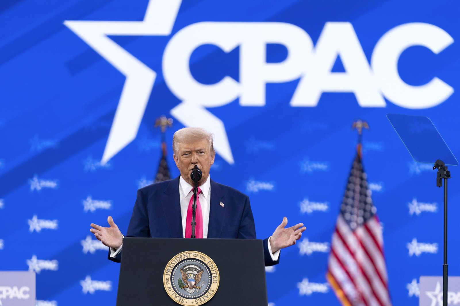 Konferencia konzervatívcov CPAC sa tento rok prvýkrát uskutoční v Poľsku, tento rok rečnil aj Trump či Fico