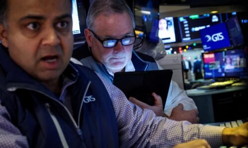 Americké akcie po nových Trumpových clách oslabili, index S&P 500 už prišiel o všetky povolebné zisky