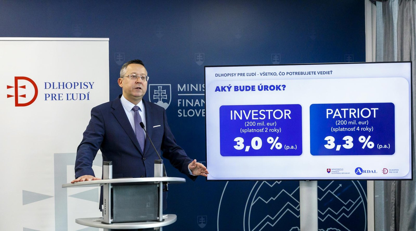 Po dlhopisoch pre ľudí sa len tak zaprášilo. Investovali do nich tisícky Slovákov Po dlhopisoch pre ľudí sa len tak zaprášilo. Investovali do nich tisícky Slovákov