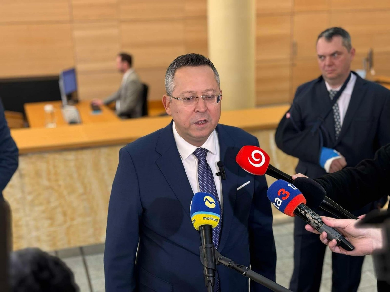 Štát spustil predaj dlhopisov pre ľudí, prvé si kúpil minister Kamenický Štát spustil predaj dlhopisov pre ľudí, prvé si kúpil minister Kamenický