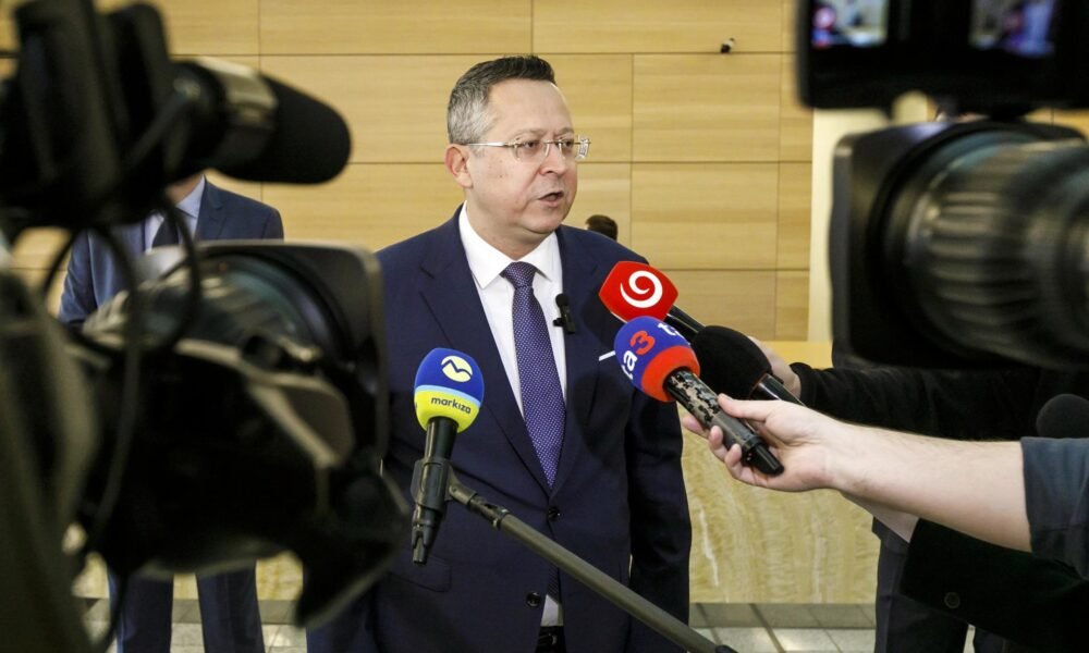 Slovensko je na tom dobre, požičalo si už takmer polovicu ročných potrieb. Pomohli aj dlhopisy, tvrdí analytik